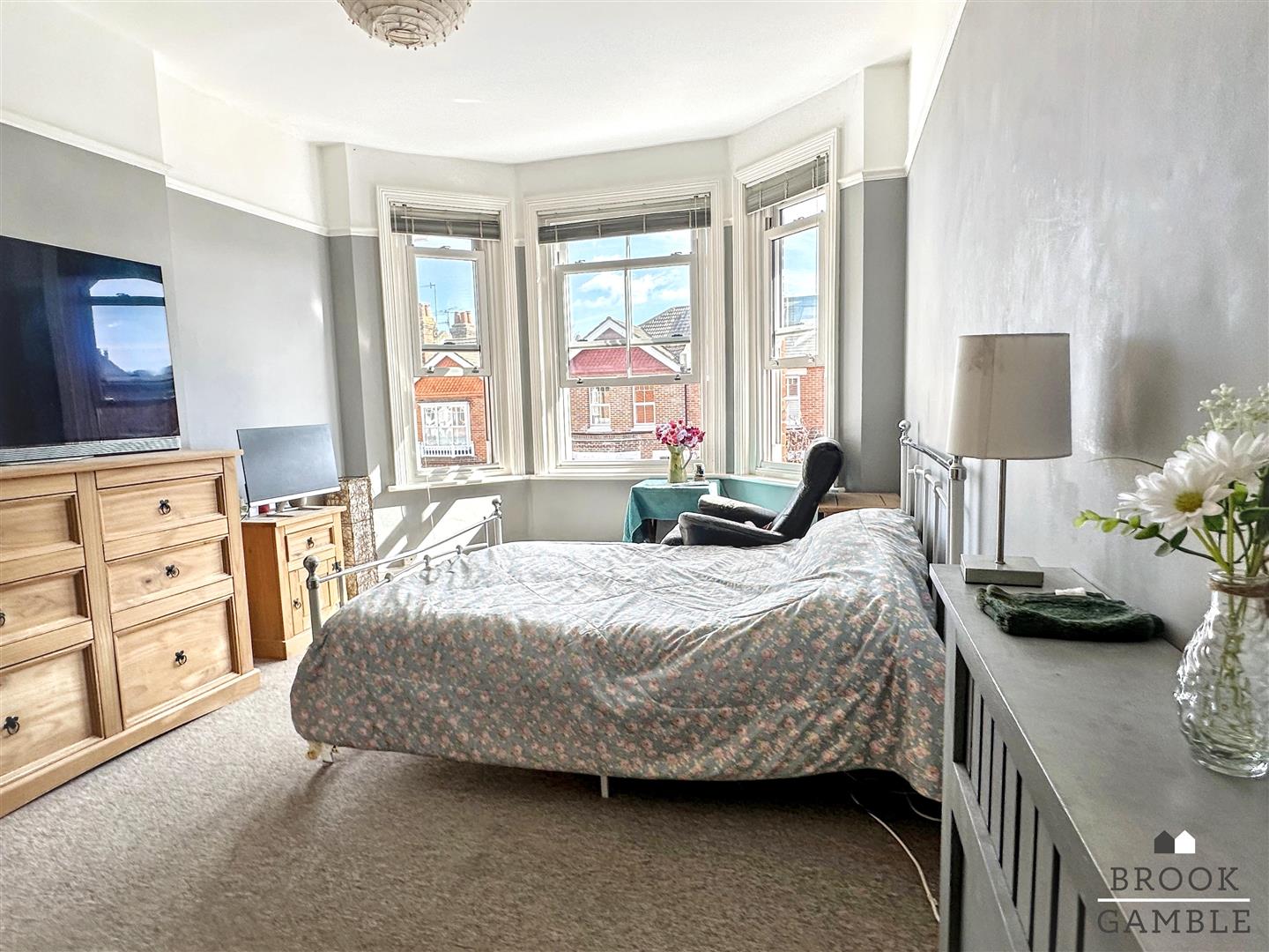 4 Bedroom House. Milton Road in Eastbourne,  20